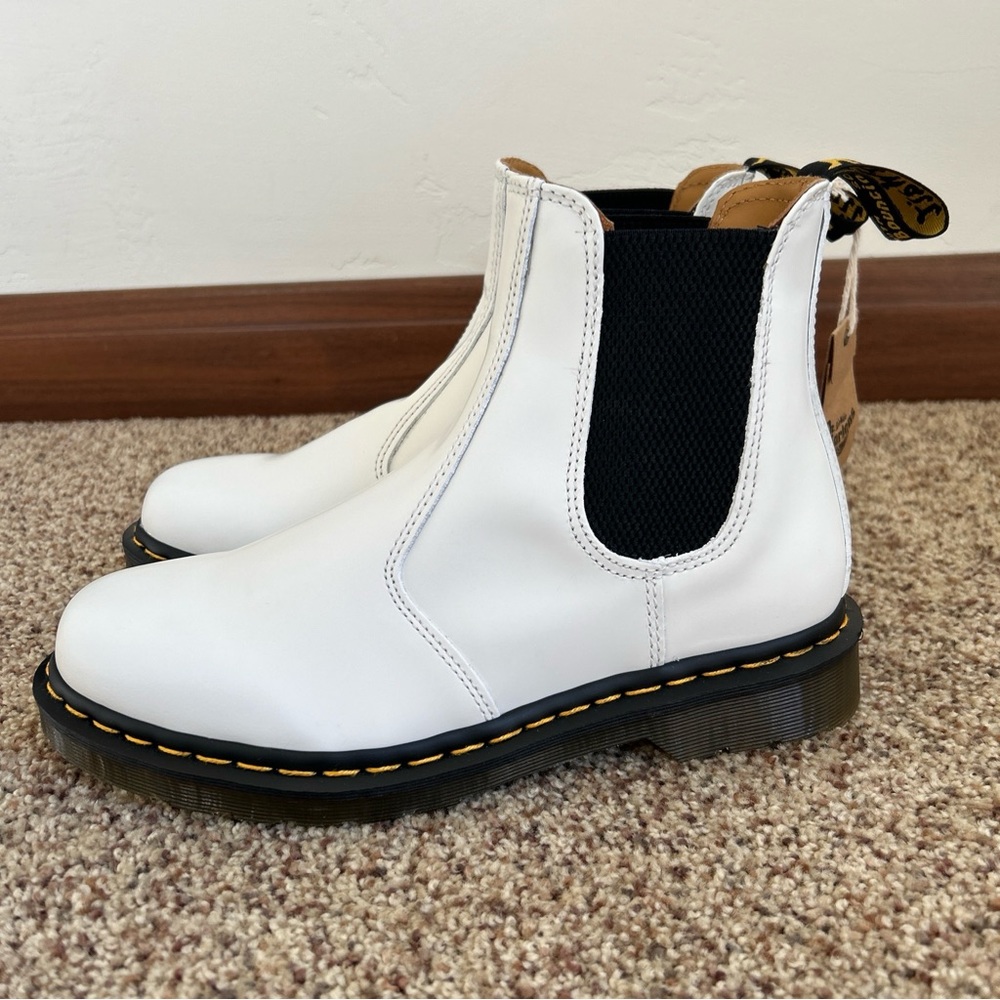 Dr. Martens 2976 YS Quad Chelsea White Smooth Size 8 NWT